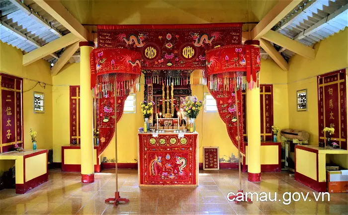 Chính điện Đình An Trạch