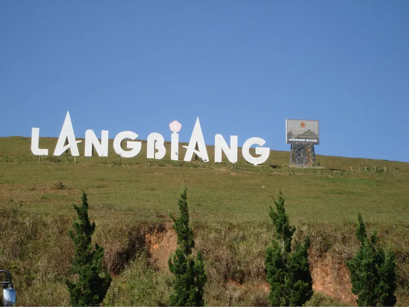 Cảnh quan Núi LangBiang