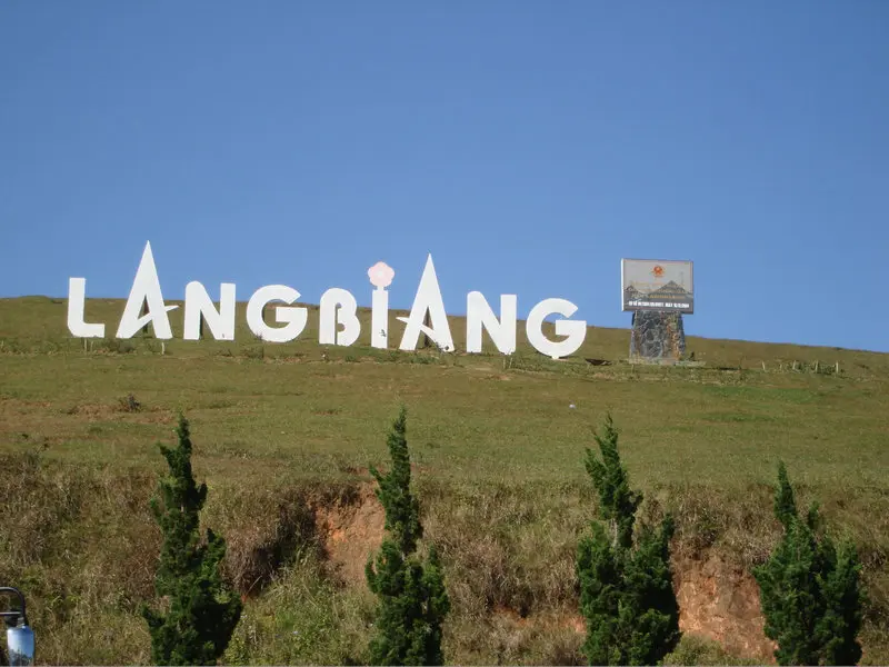 Cảnh quan Núi LangBiang