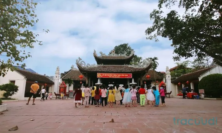 Lễ hội truyền thống Đình Bà Tía