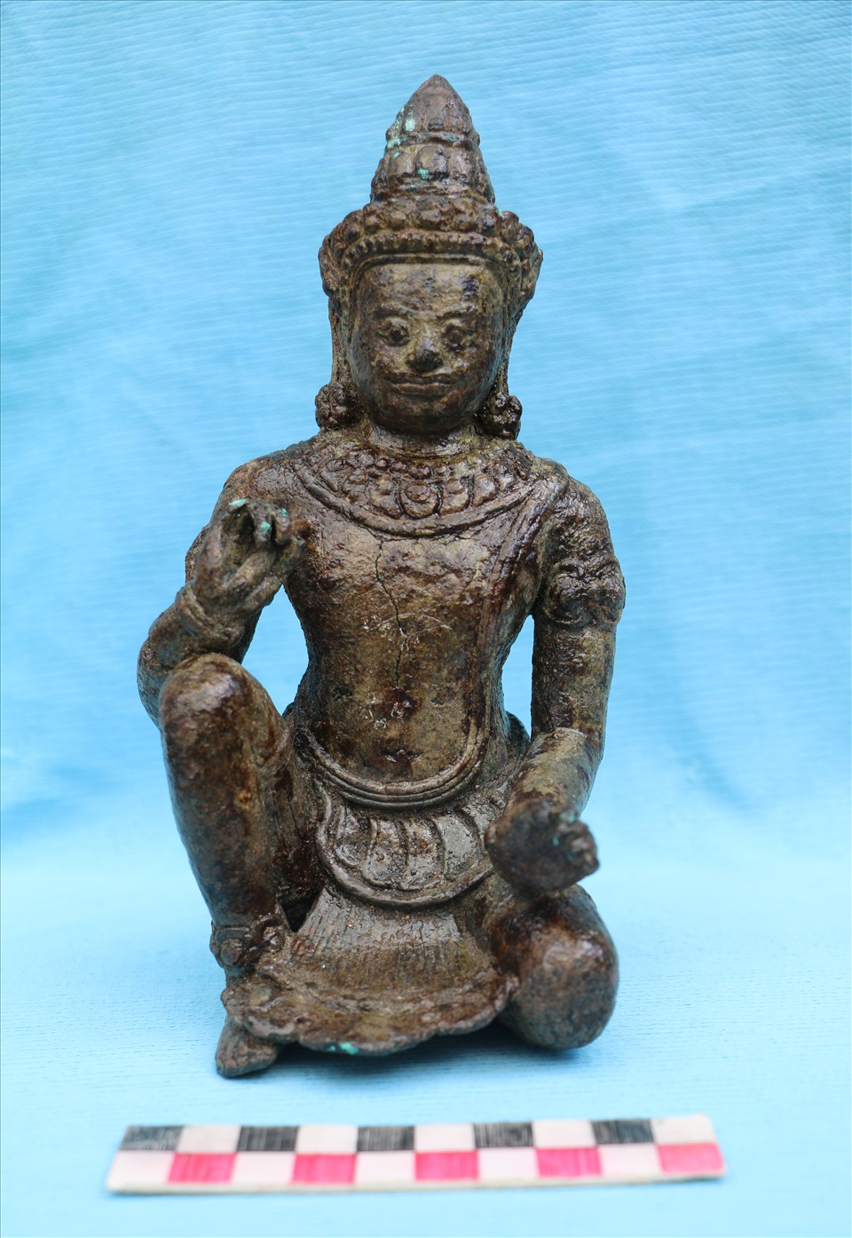 Tạo hình tượng nam Thần