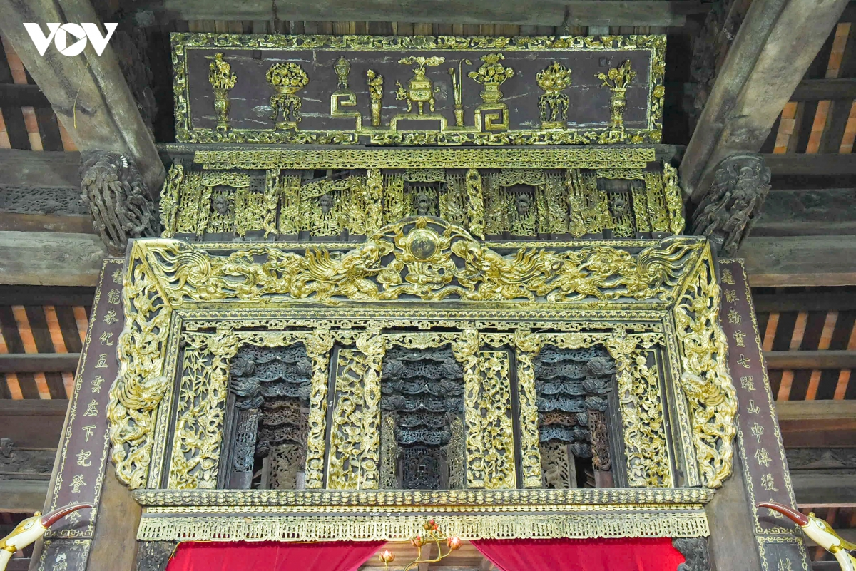Tổng thể cửa võng đình Thổ Hà
