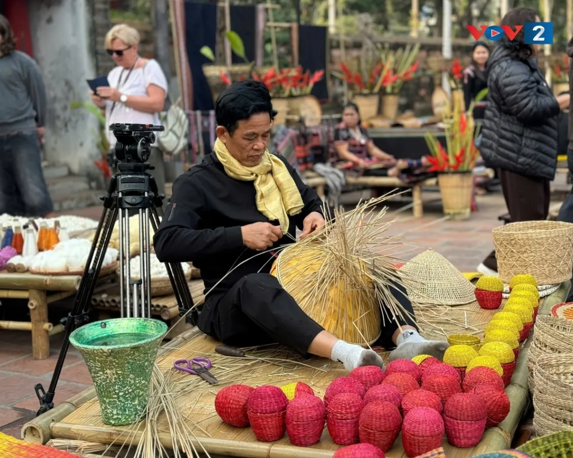 Nghệ nhân Đỗ Văn Tấn – gửi hồn vào từng sợi cói Kim Sơn