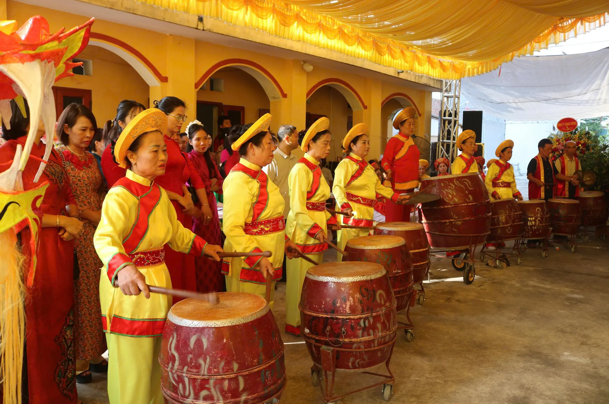 Lễ hội truyền thống Đình Lạc Đạo