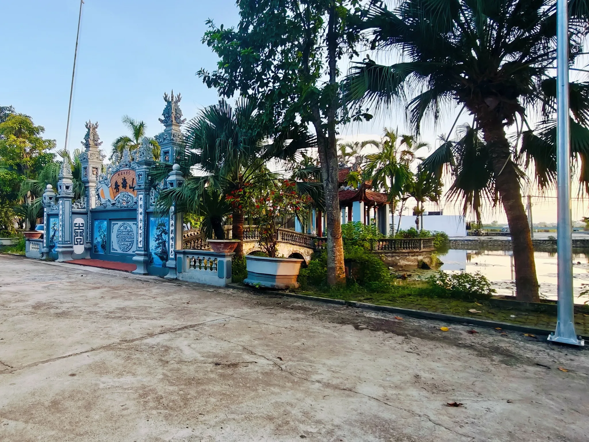 Vẻ đẹp cổ kính Đình làng Hiệp Lộc buổi tối