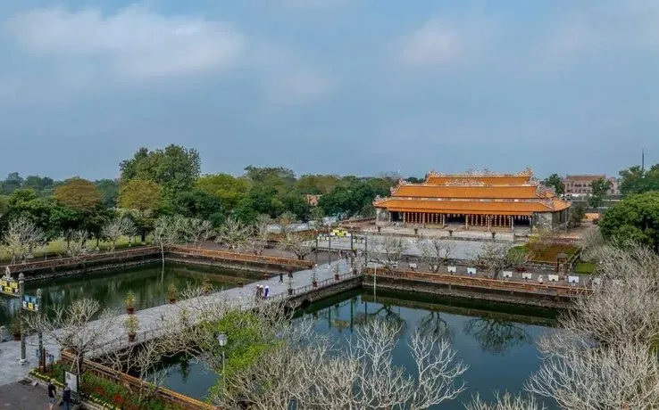 Tổng quan Điện Thái Hòa