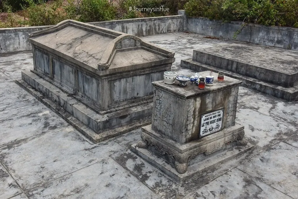 Lăng mộ Đức Phi Lê Ngọc Bình