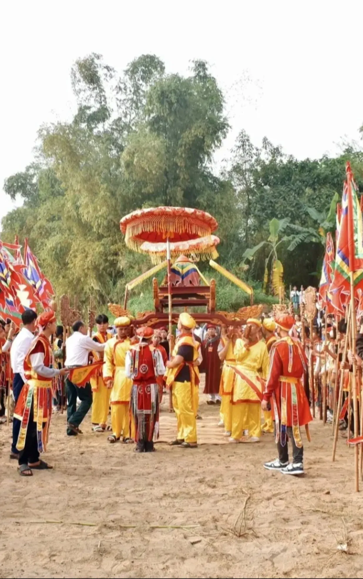 Lễ hội đền Nghè, đình Đông