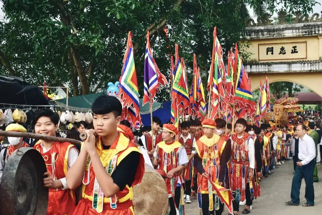 Lễ hội đền Nghè, đình Đông
