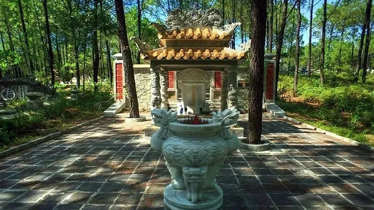 Lăng vua Hiệp Hòa