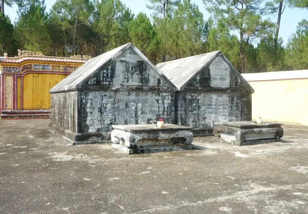 Tổng quan Lăng Gia Long