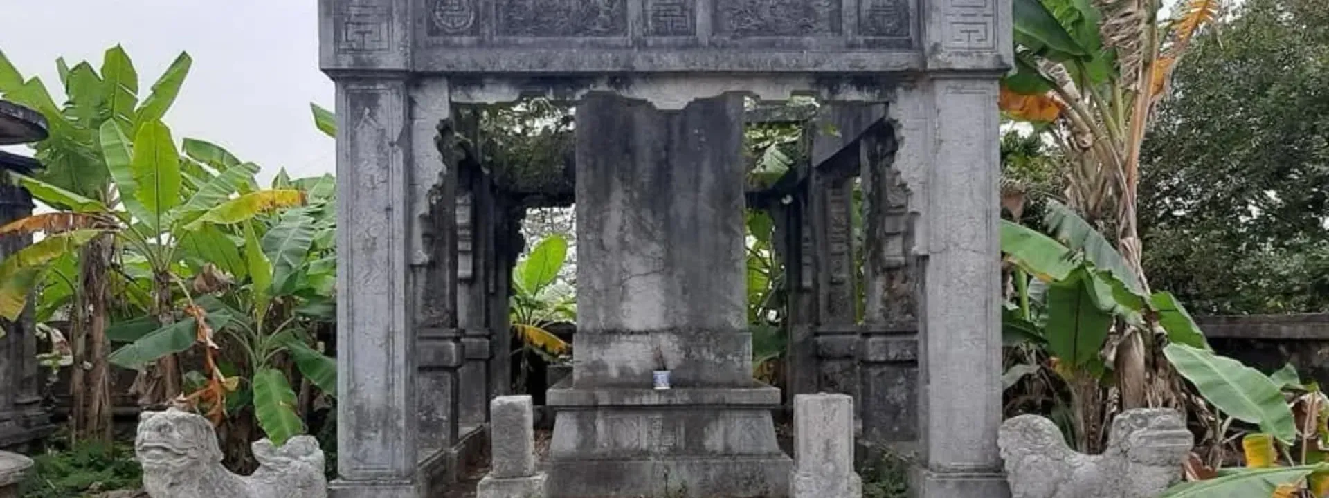 Lăng mộ Nguyễn Tuyên