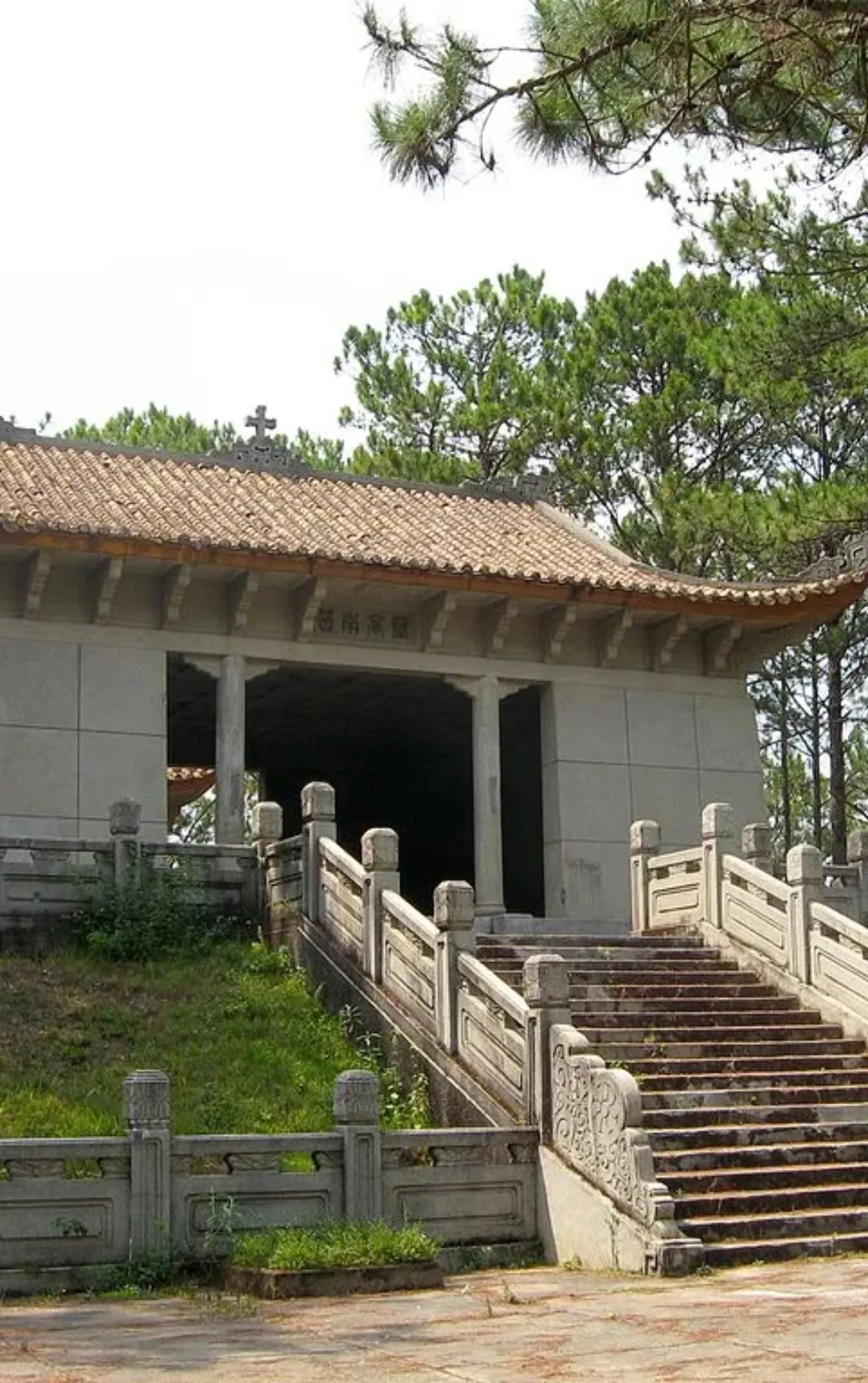 Lăng Nguyễn Hữu Hào