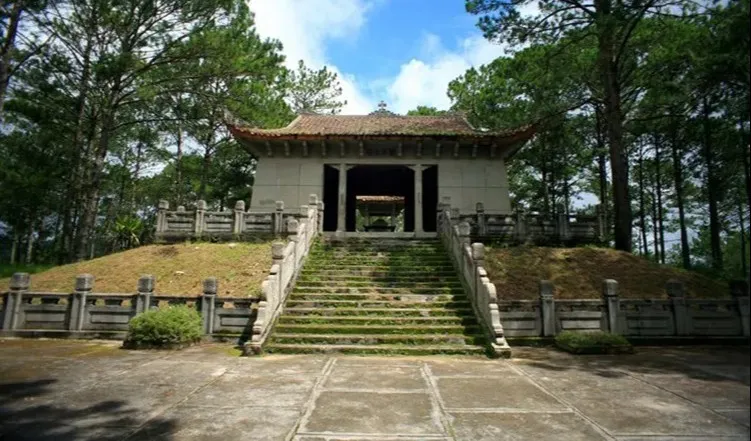 Lăng Nguyễn Hữu Hào