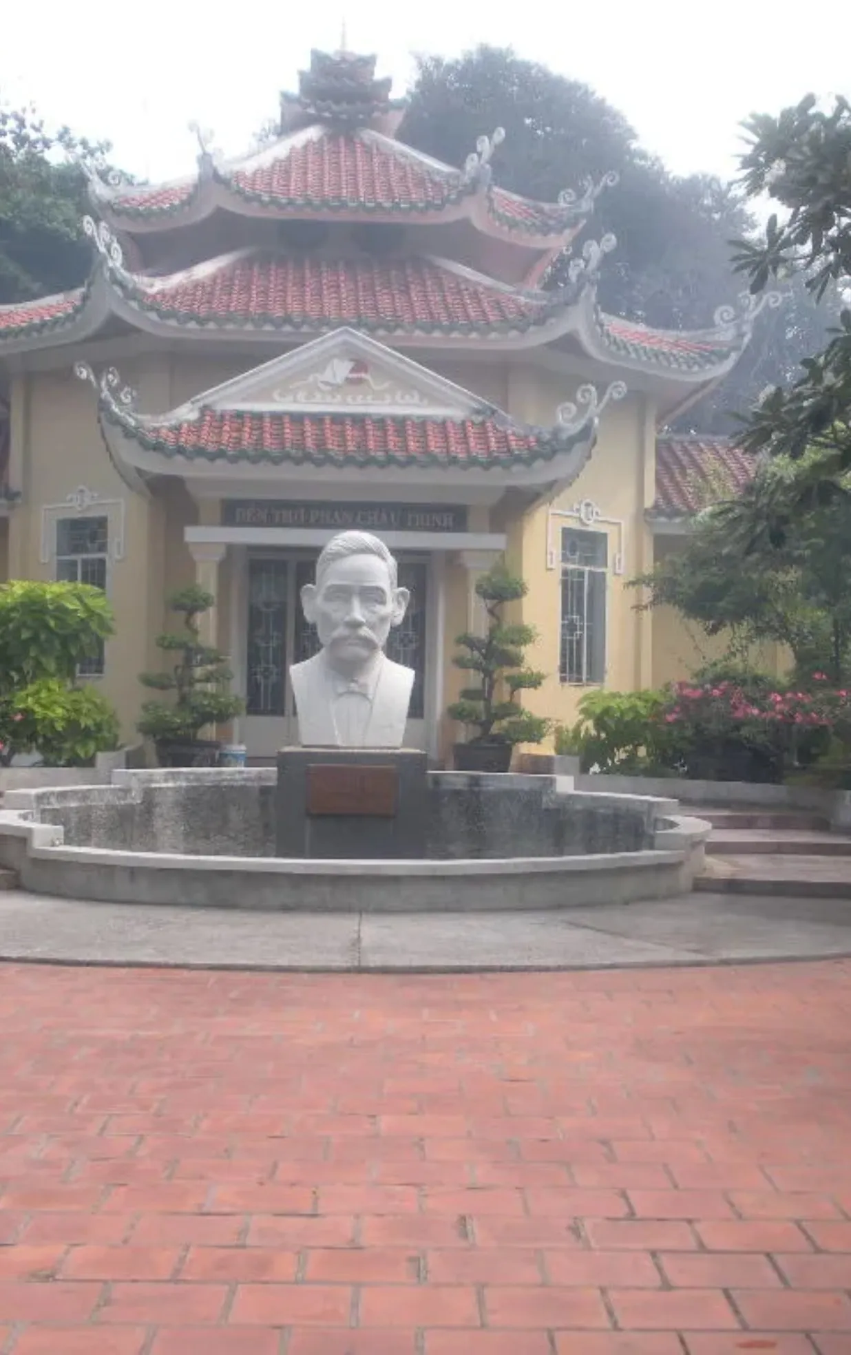 Mộ Phan Châu Trinh