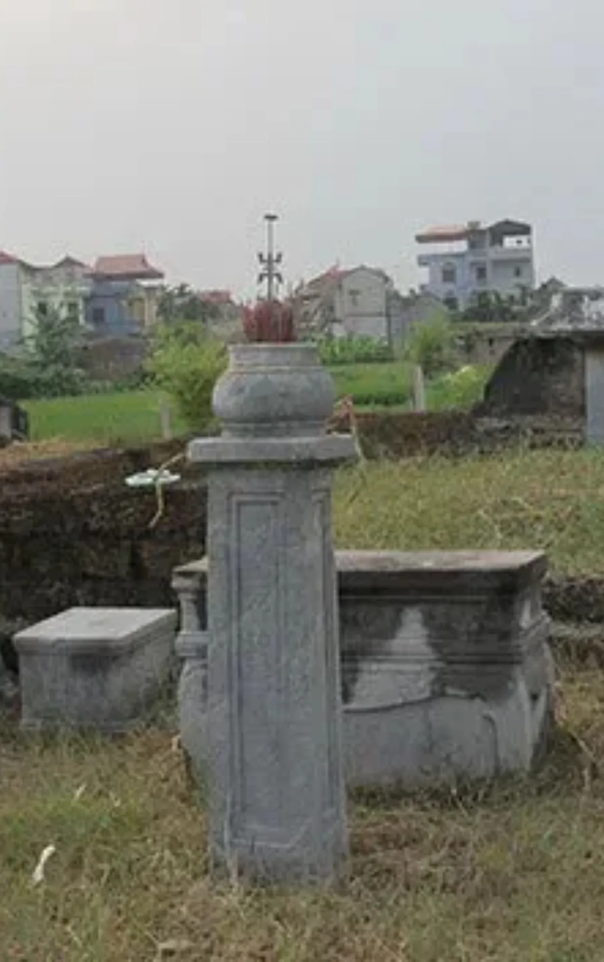 Lăng Đề đốc Phạm Nguyễn Công