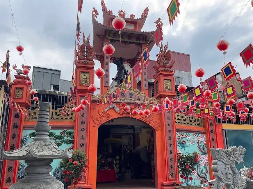 Đền Sơn Hải