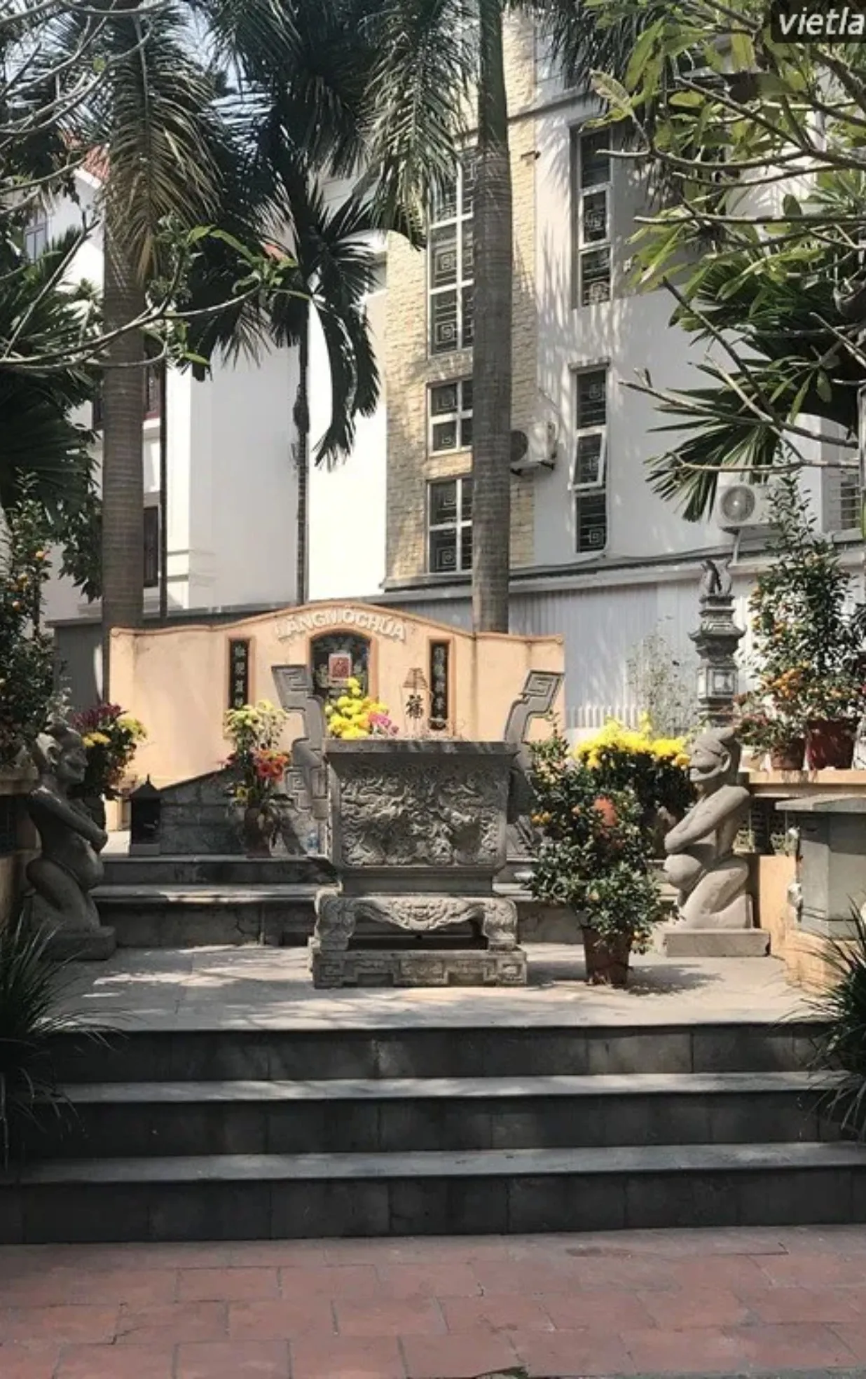 Lăng bà chúa Trần Thị Tốt