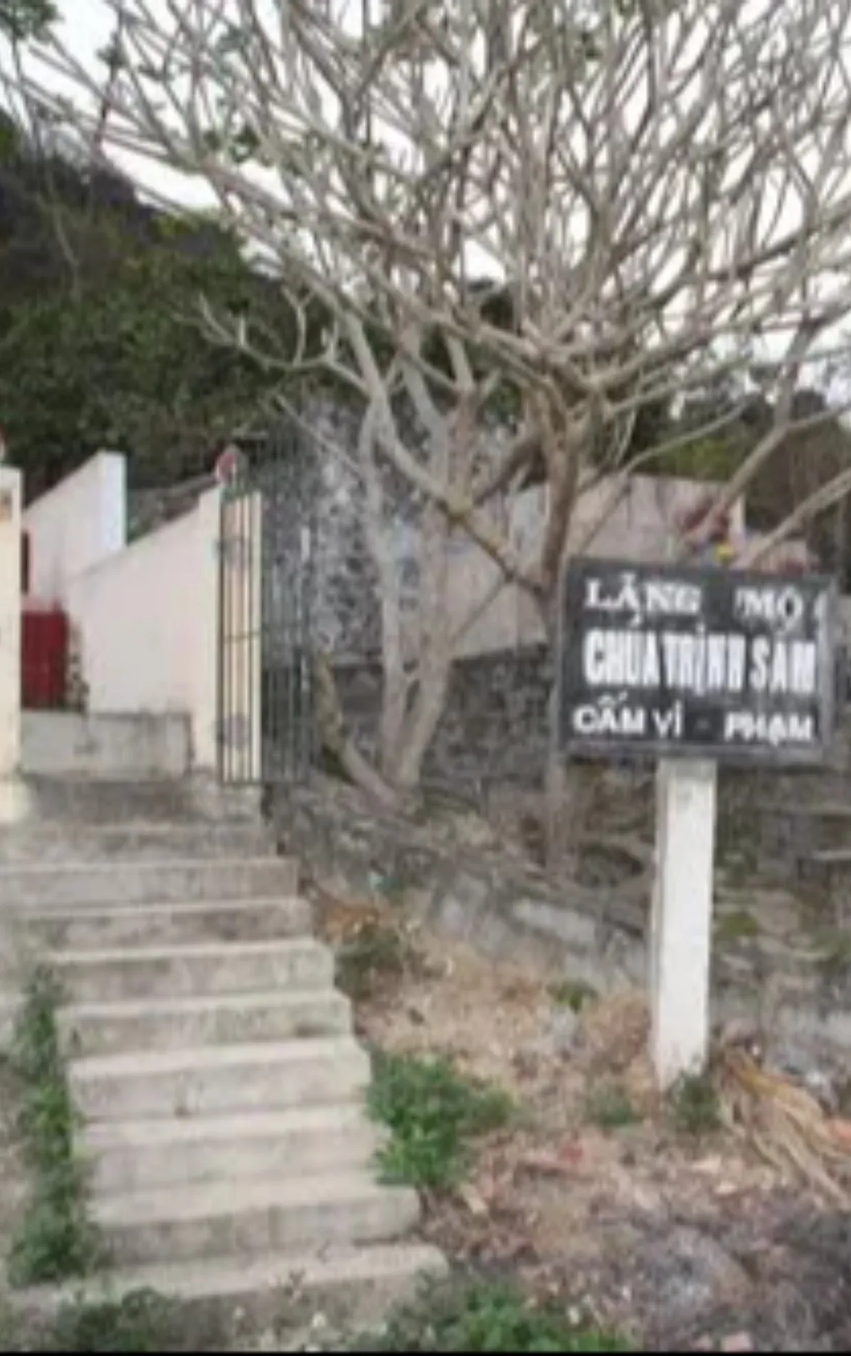 Mộ Chúa Trịnh Sâm