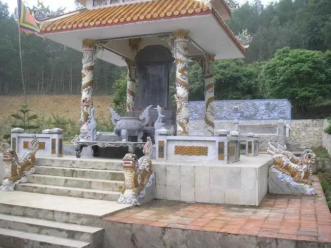 Tổng quan Khu lăng miếu Triệu Trường