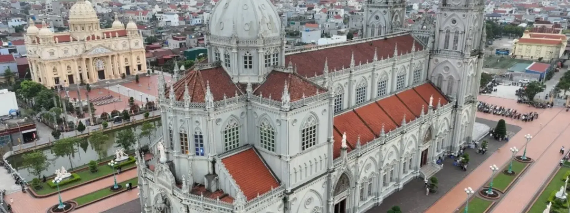 Đền Thánh Kiên Lao