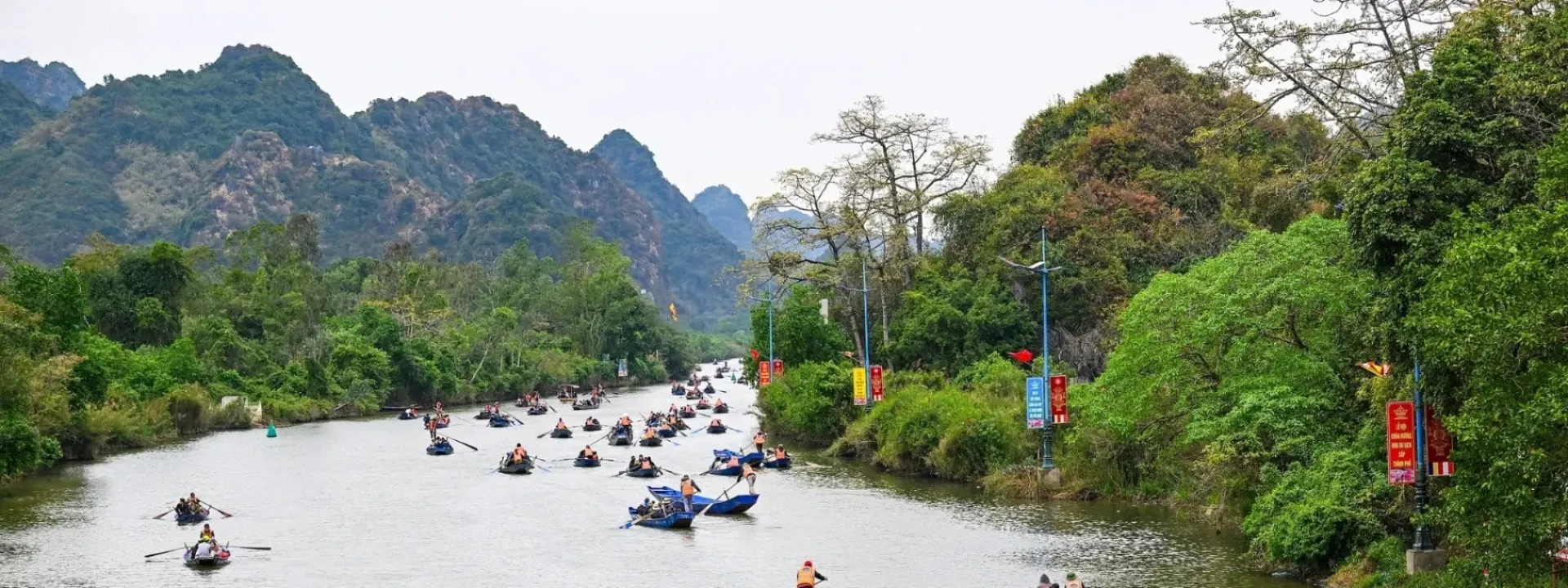 Hội làng Hòa Lạc