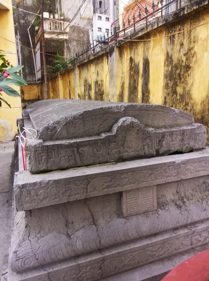 Lăng mộ Quan tri huyện Nghi