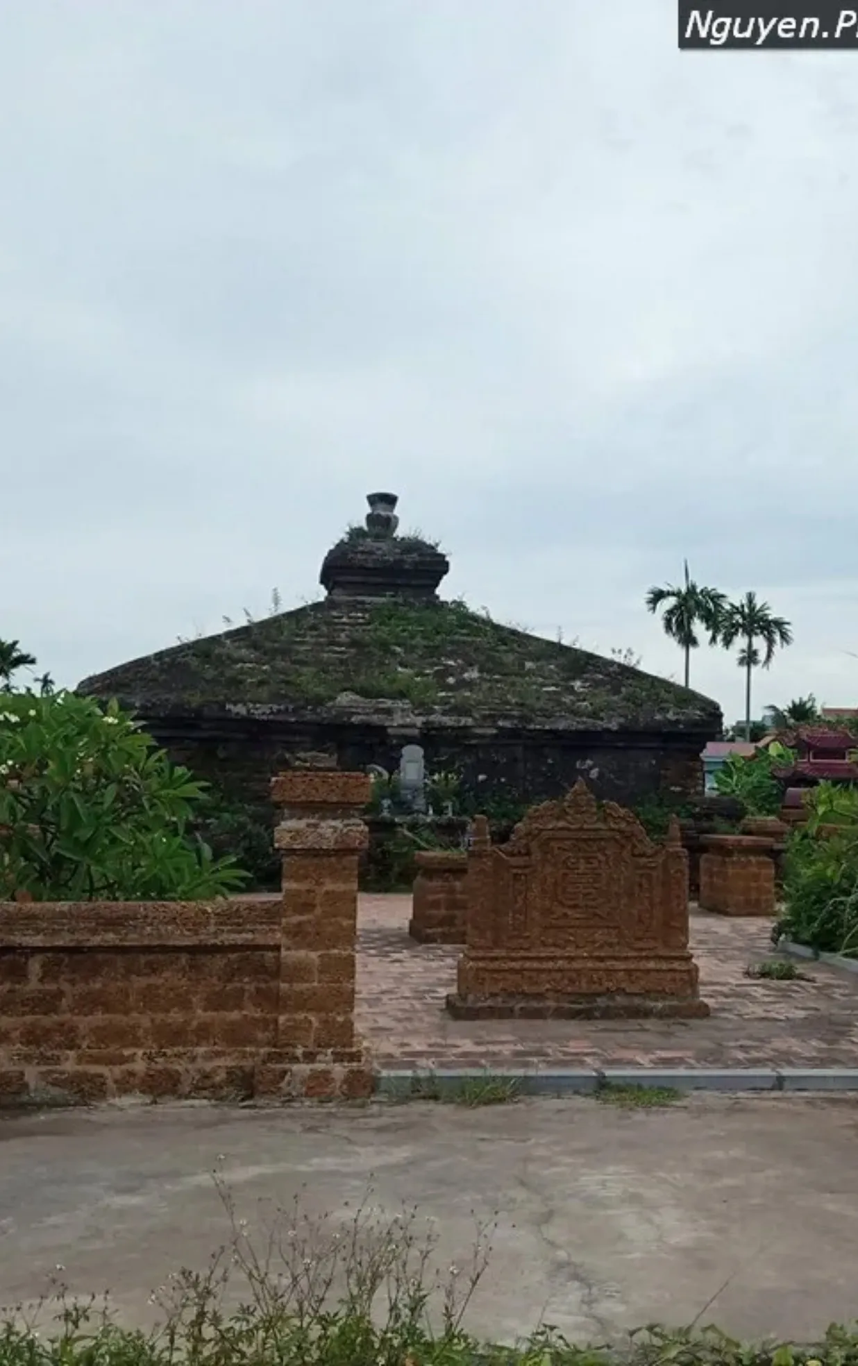 Lăng mộ Đoàn Trọng Côn