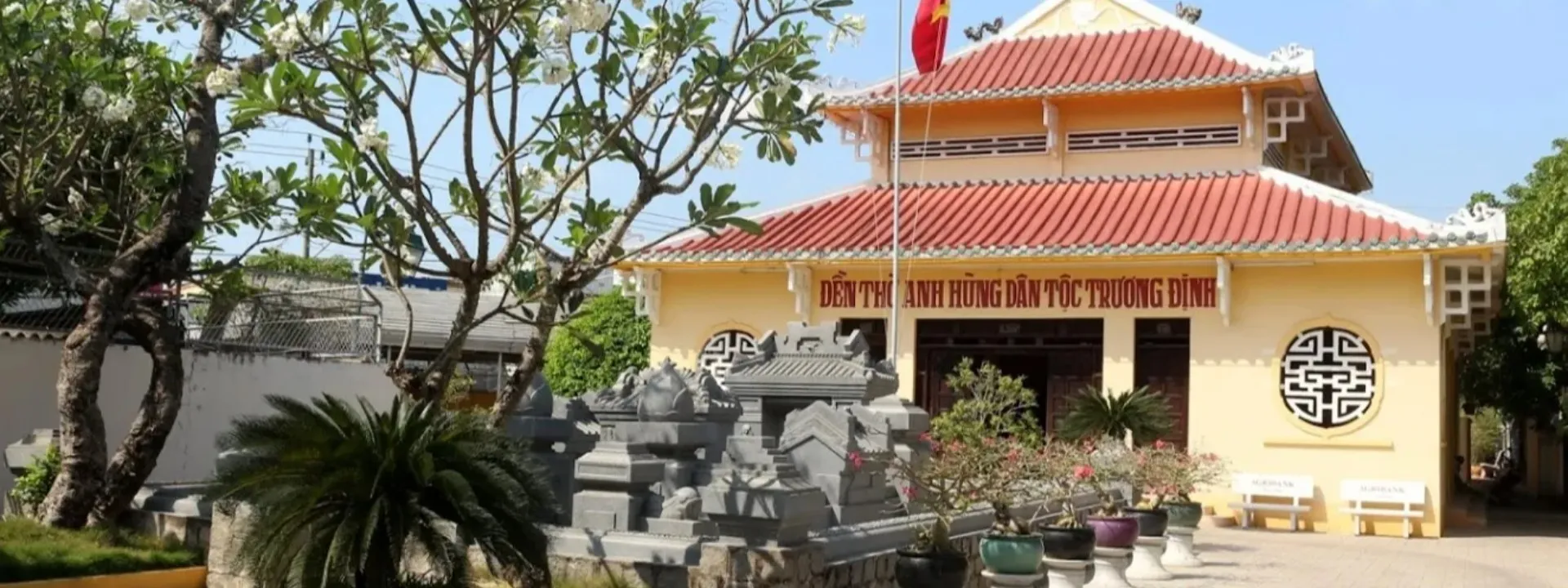 Lăng mộ và Đền thờ Trương Định