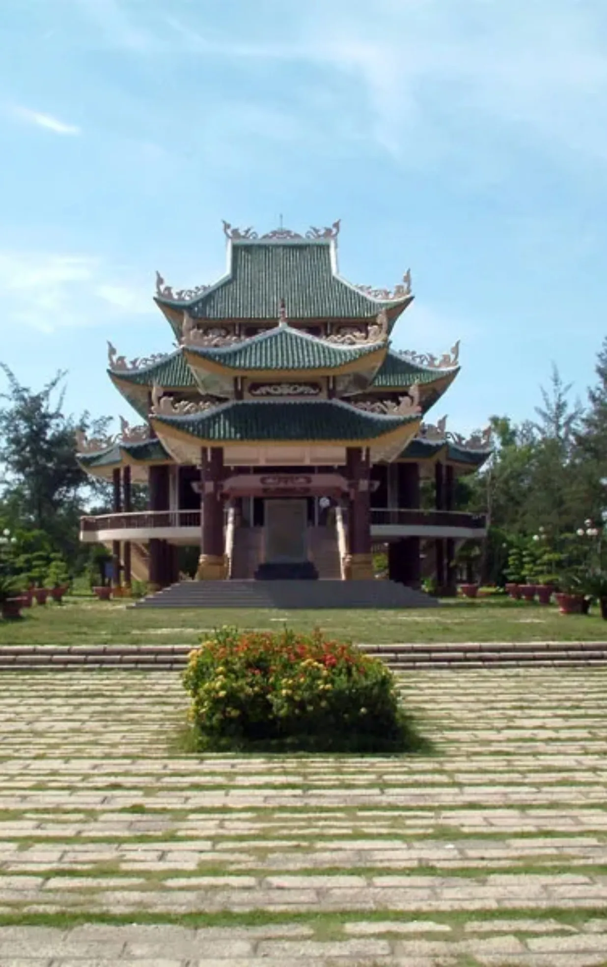 Mộ Và Khu Tưởng Niệm Nguyễn Đình Chiểu