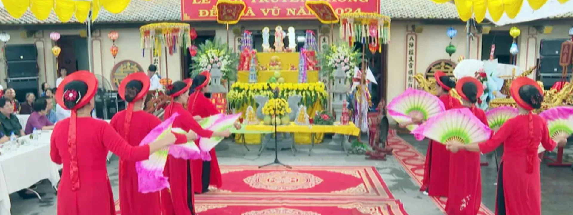 Lễ hội Đền Bà Vũ