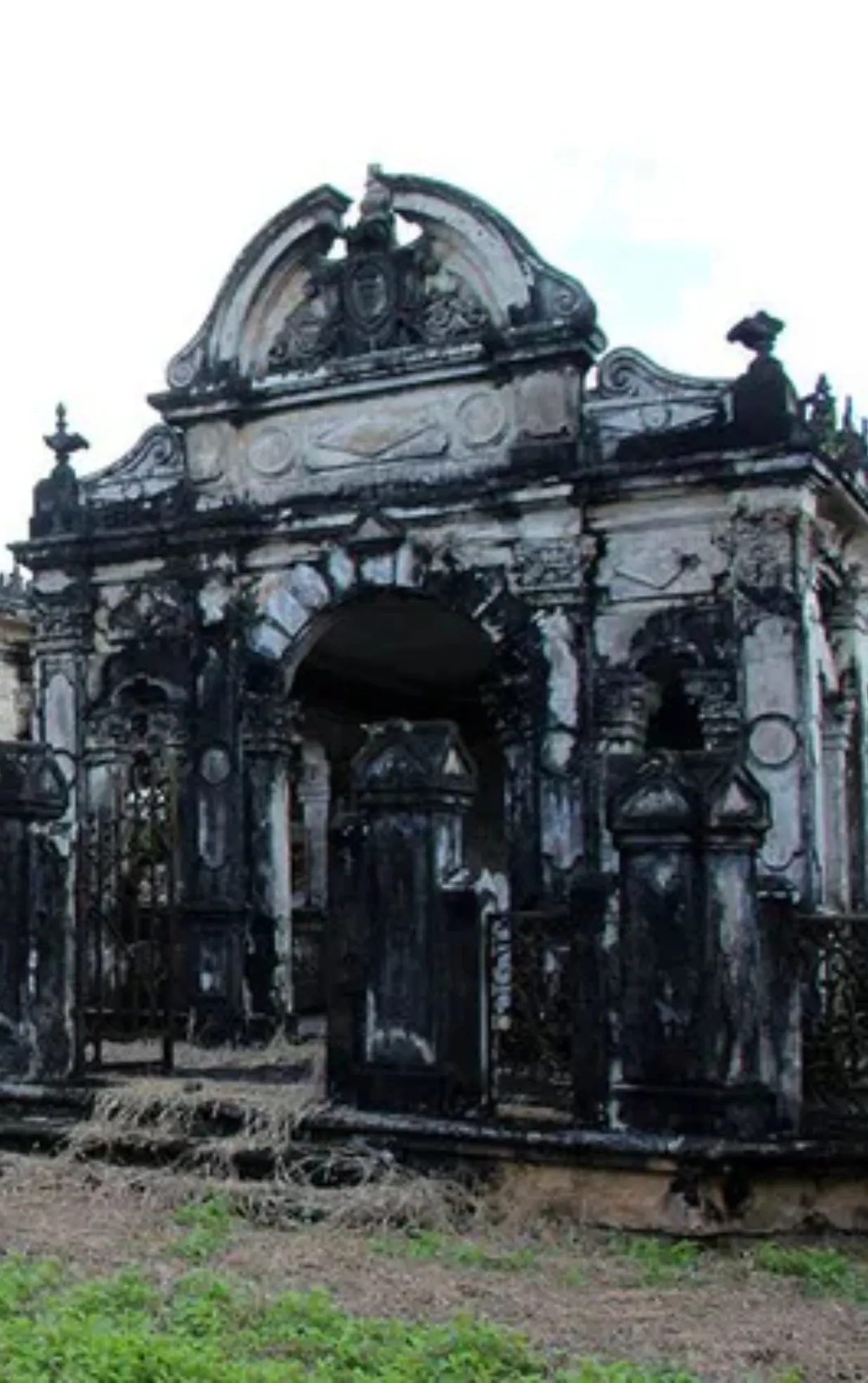 Khu mộ họ Trần