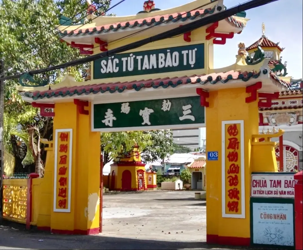 Chùa Sắc Tứ Tam Bảo