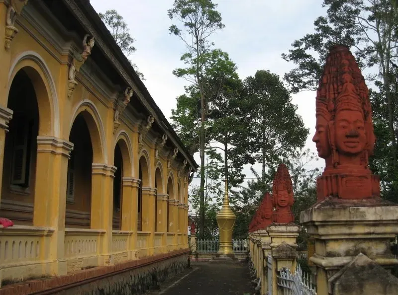 Tổng quan Chùa Kom Pong