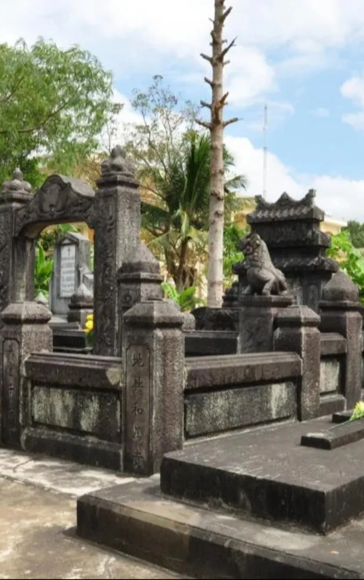 Khu mộ dòng họ Tạ