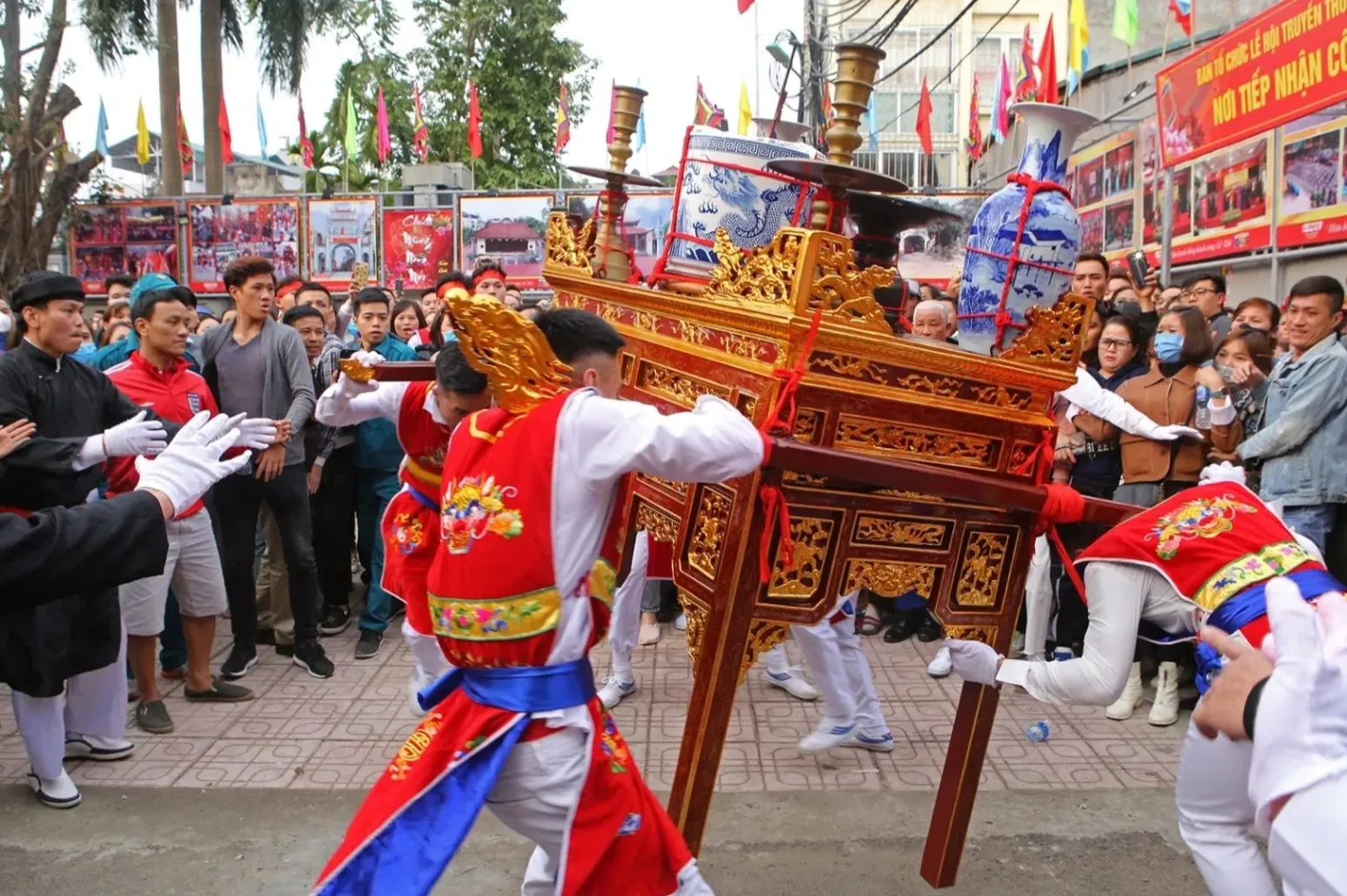Hội đình Phú Đô