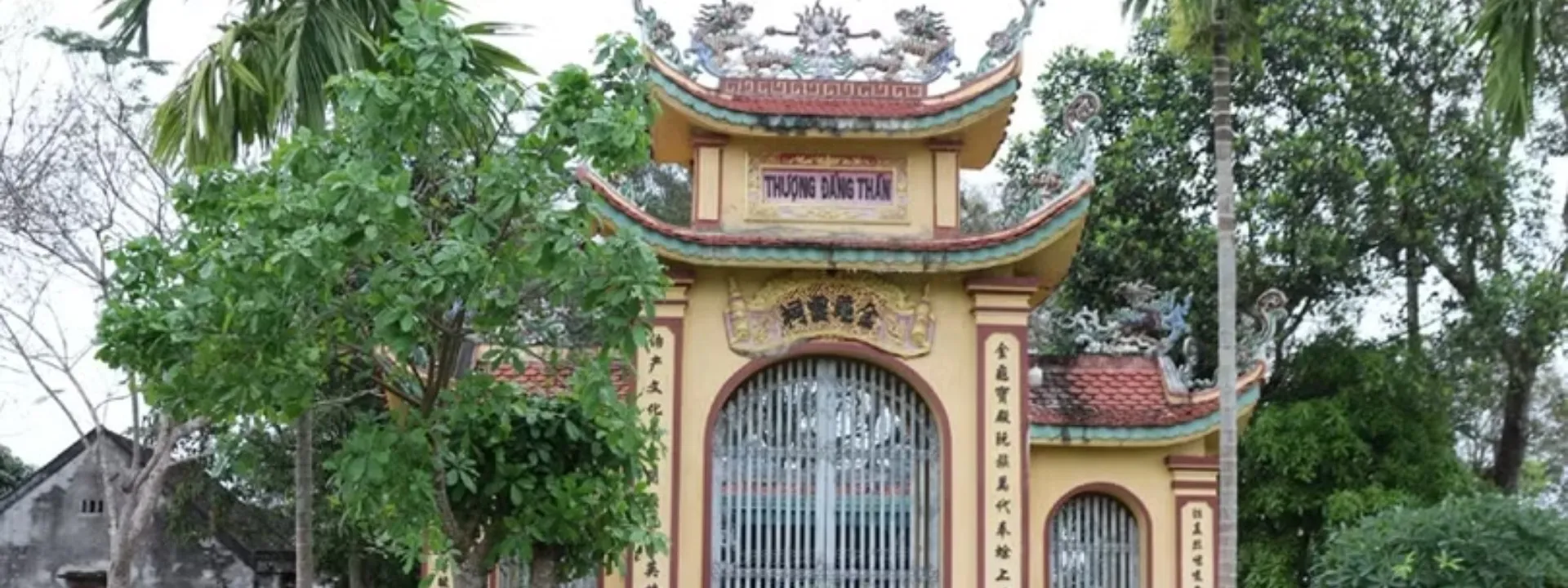 Đền Thờ Và Mộ Nguyễn Tuấn Thiện