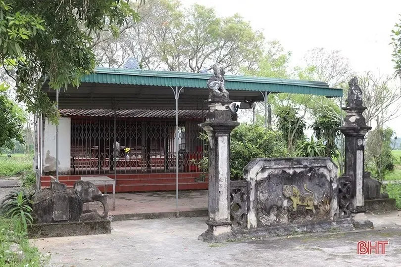 Đền Thờ Và Mộ Nguyễn Tuấn Thiện