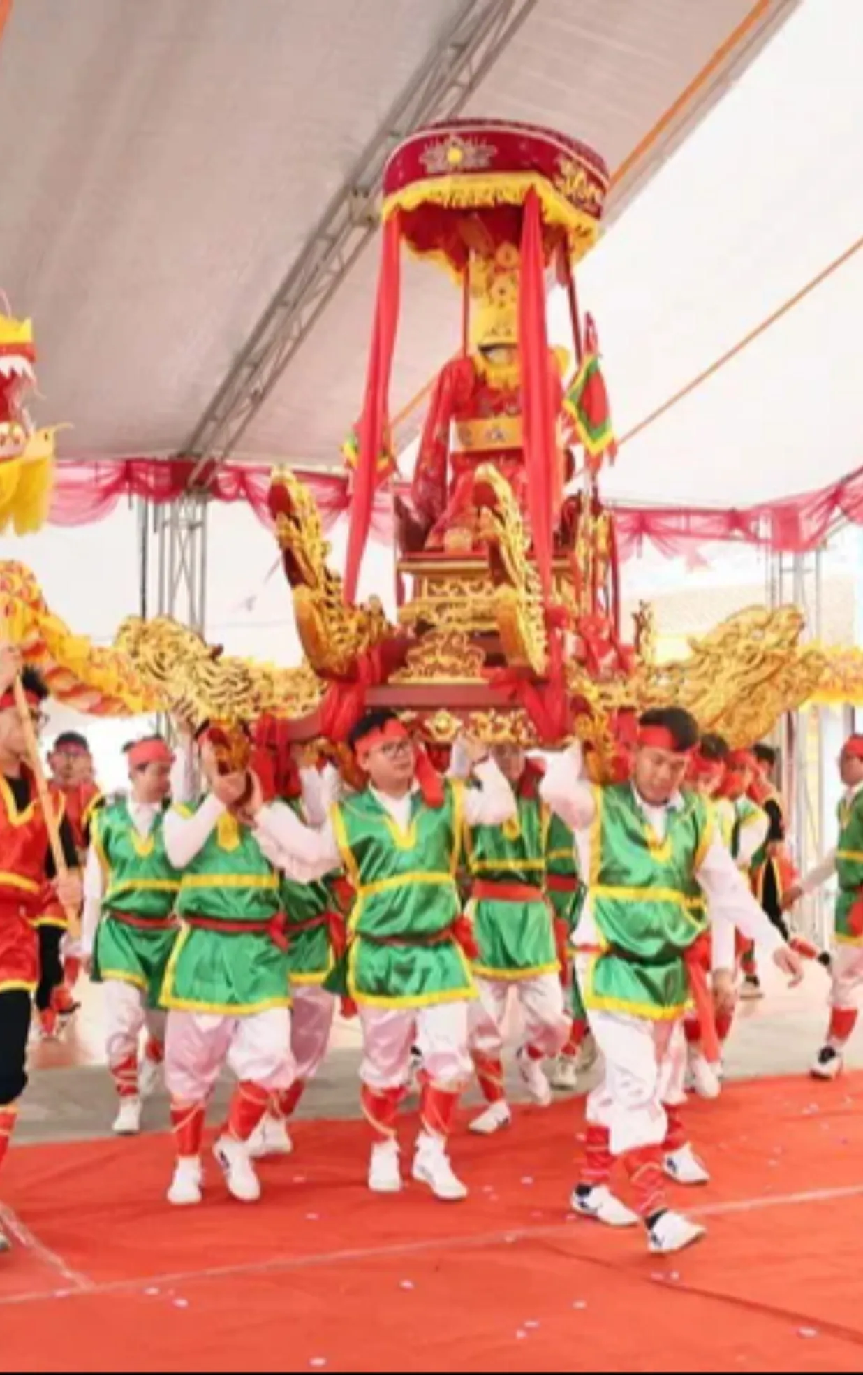 Hội làng Thái Hòa