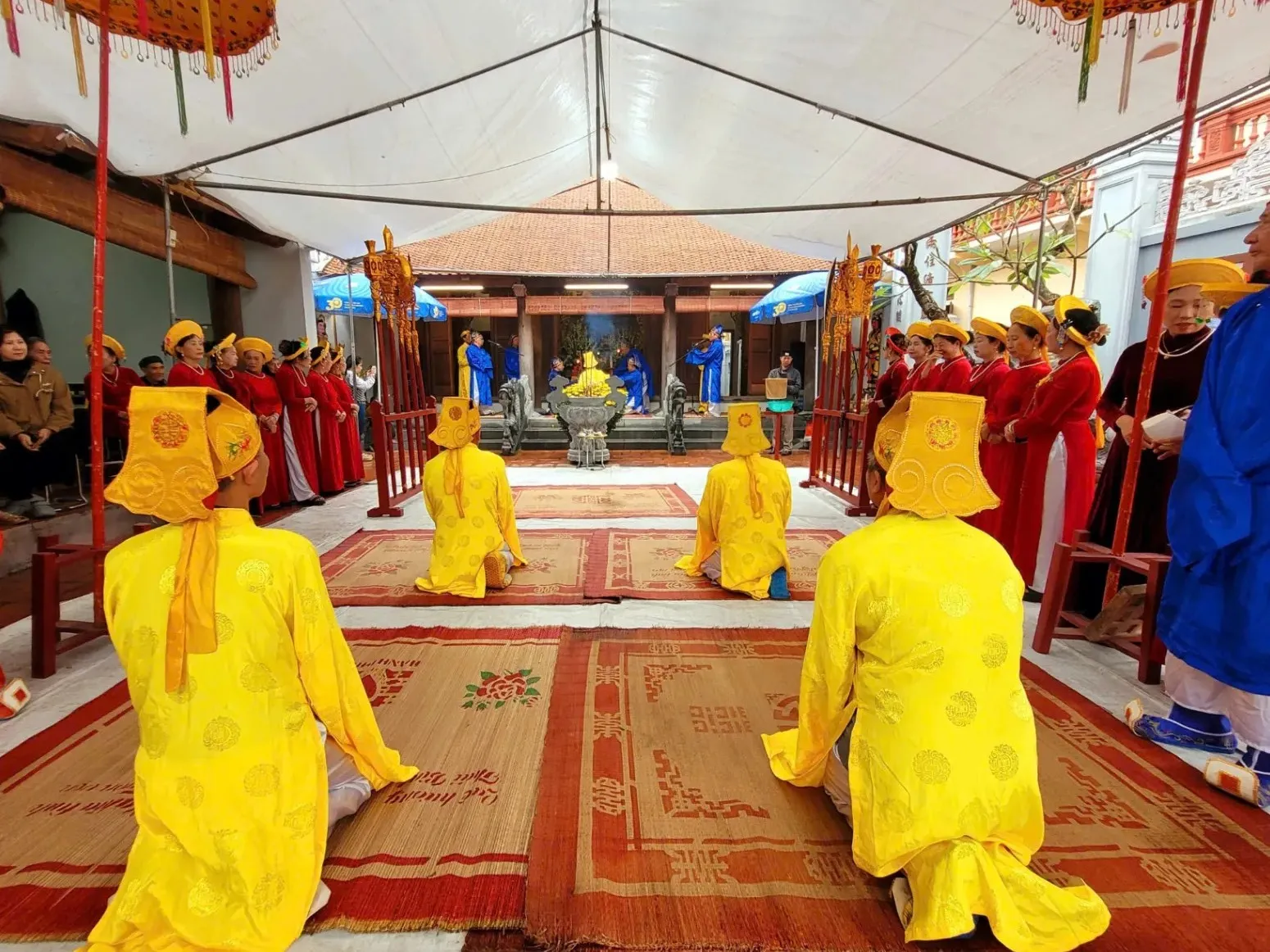 Hội làng Đài Bi