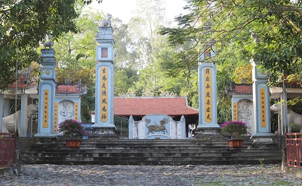 Đền Thờ Đô Đài Bùi Cầm Hổ
