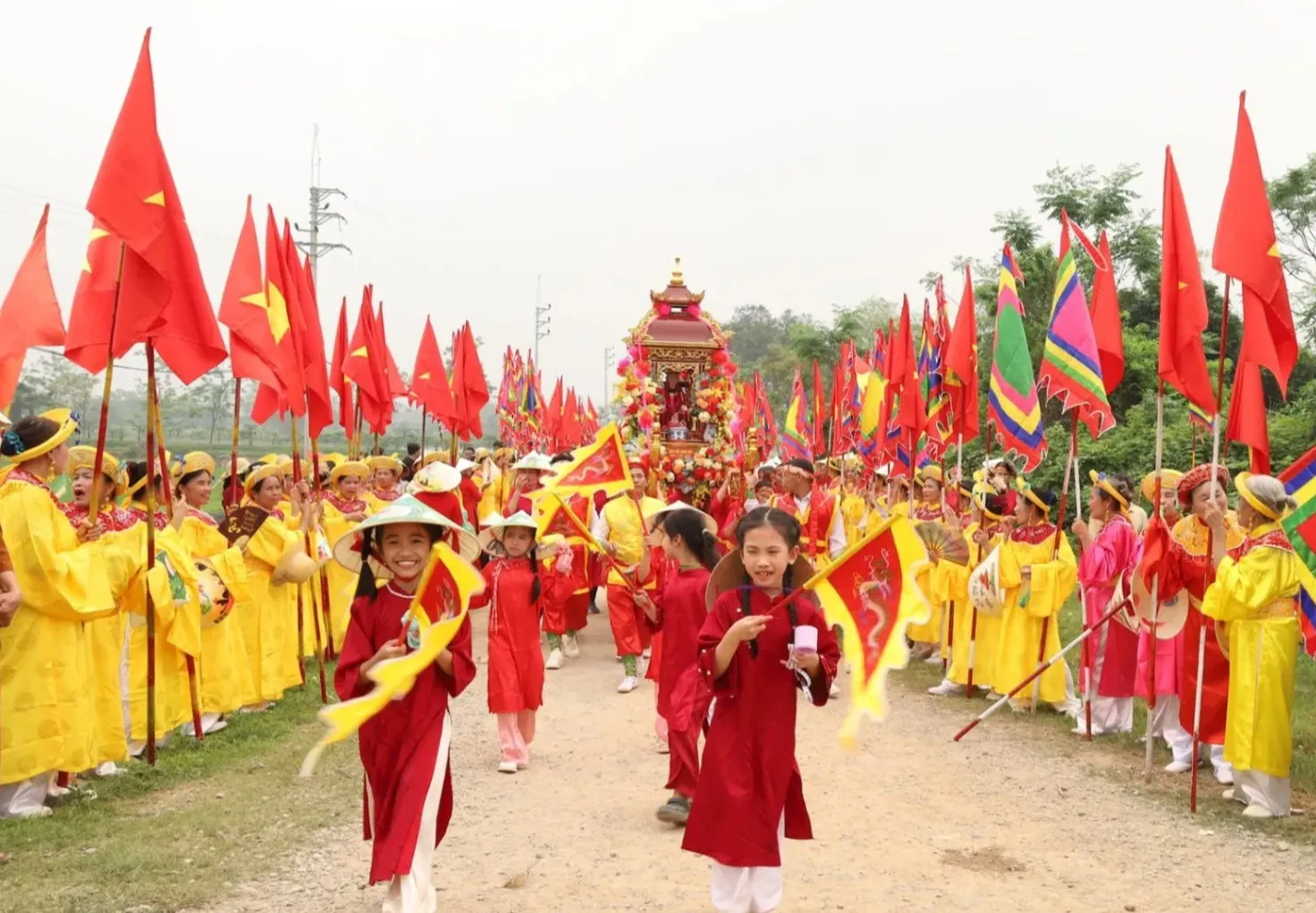 Hội làng Giữa Quýt