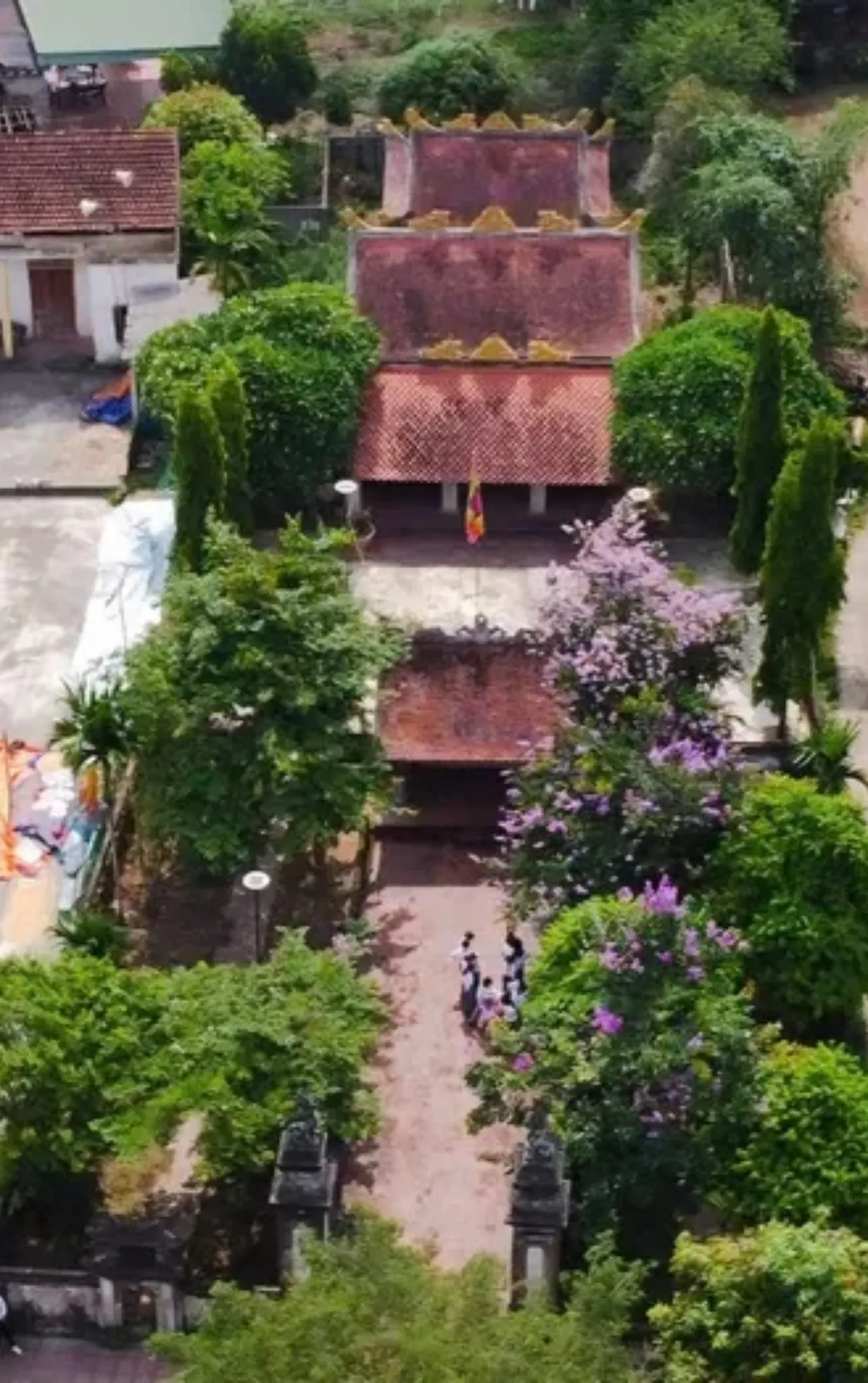 Đền Cả Tổng Du Đồng