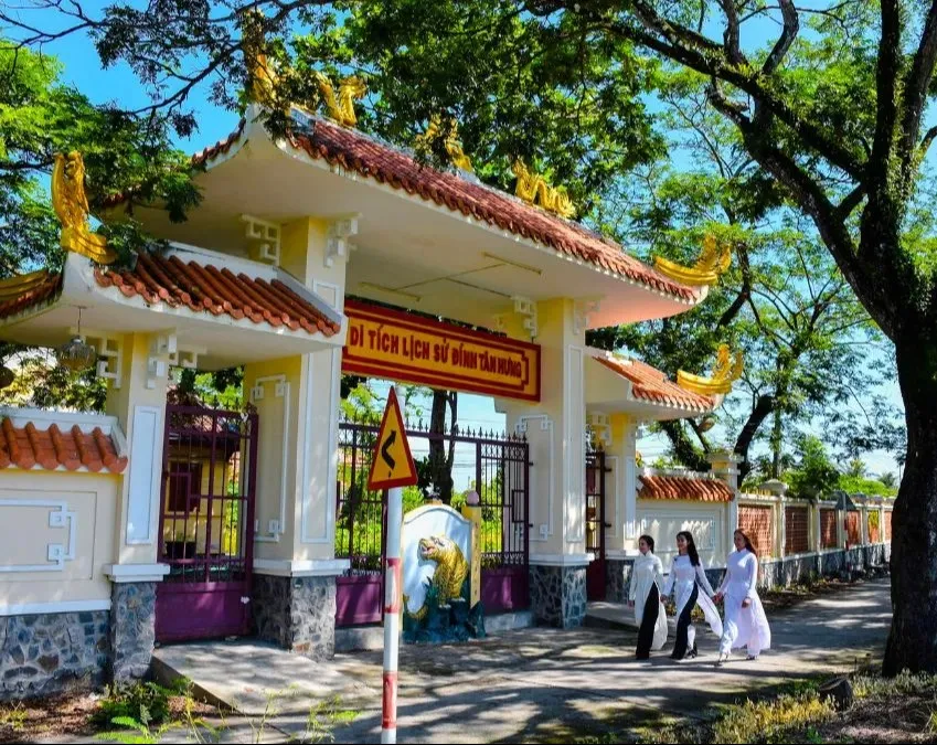 Đình Tân Hưng
