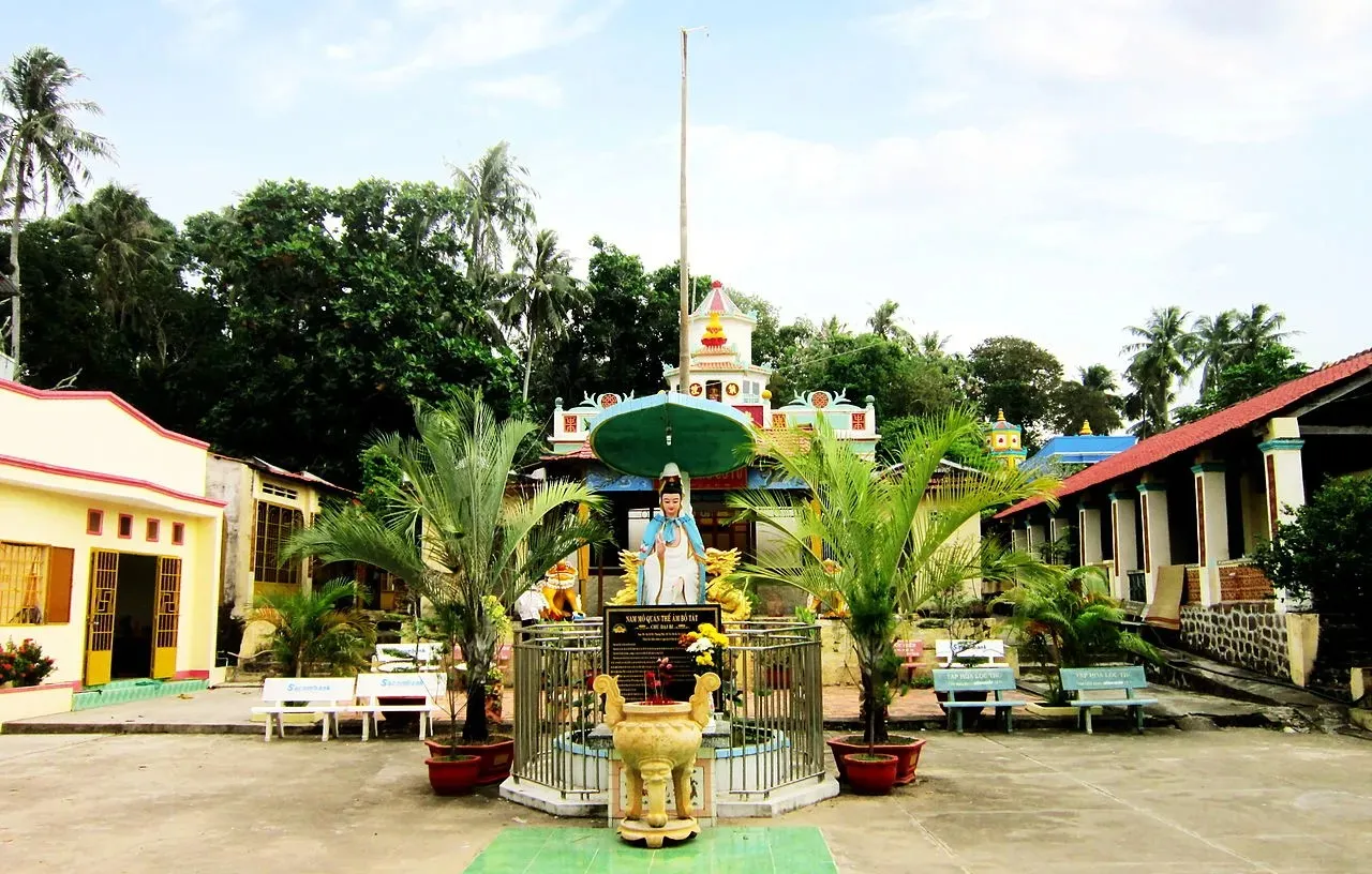 Chùa Sùng Hưng Cổ Tự