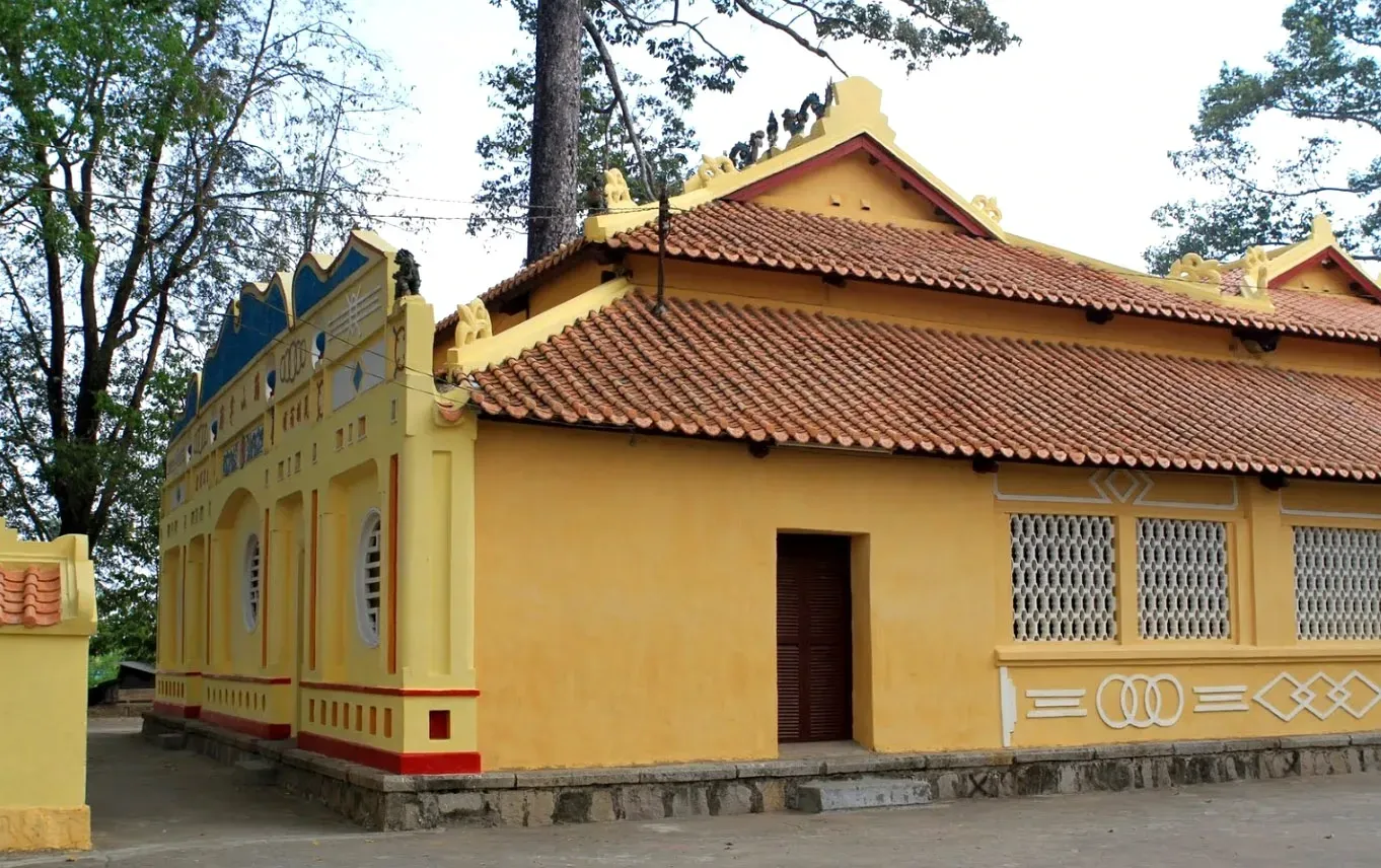 Đình Thoại Ngọc Hầu