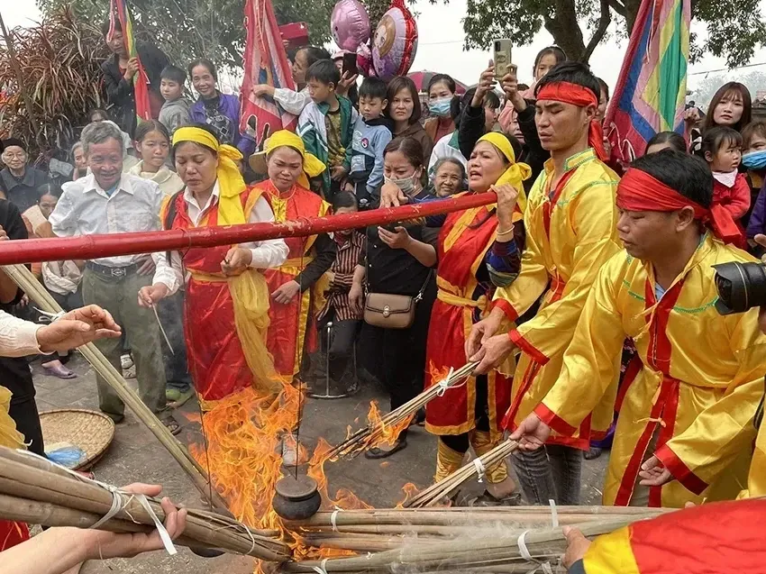 Lễ hội đình Gia Dụ