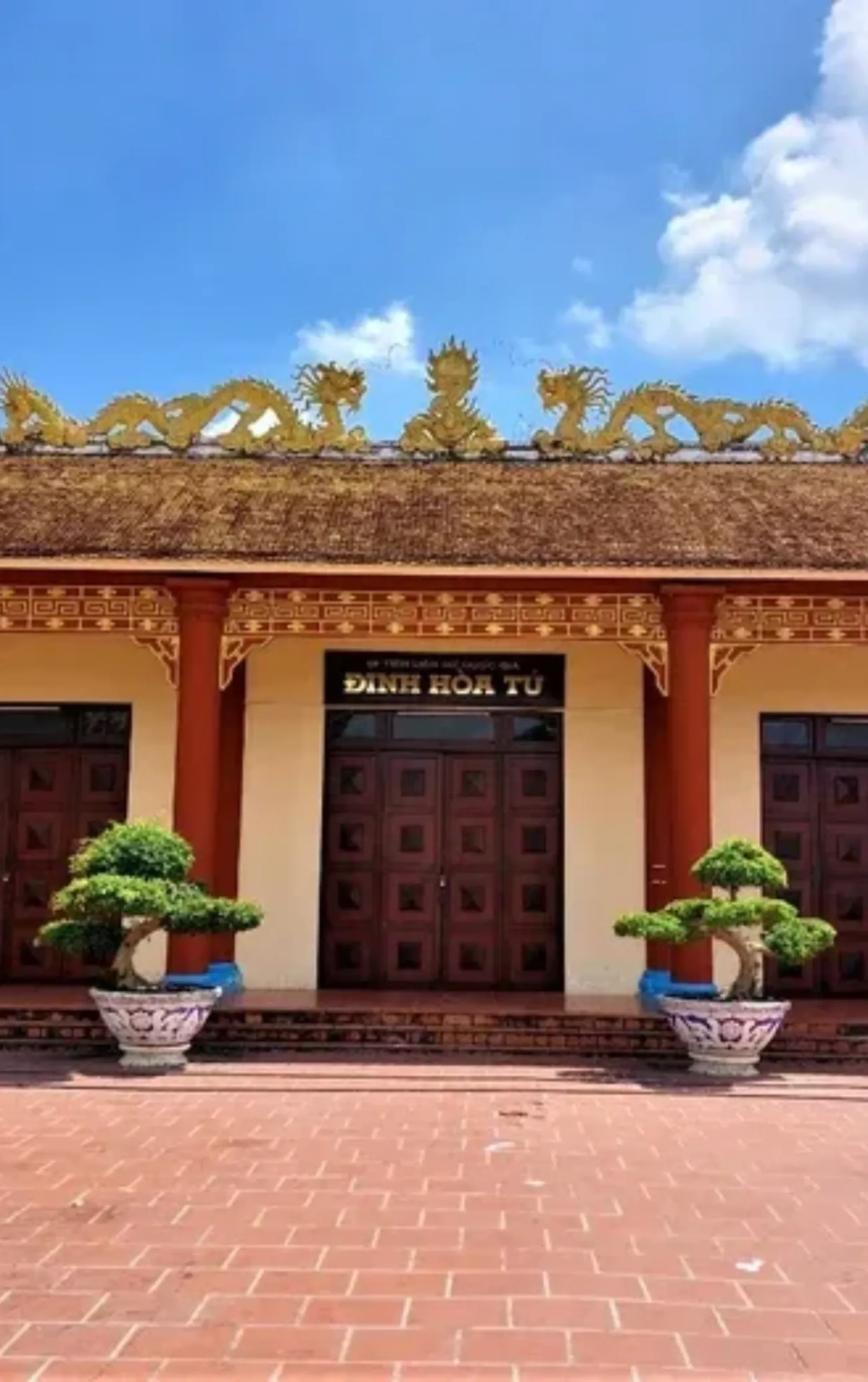 Đình Hòa Tú