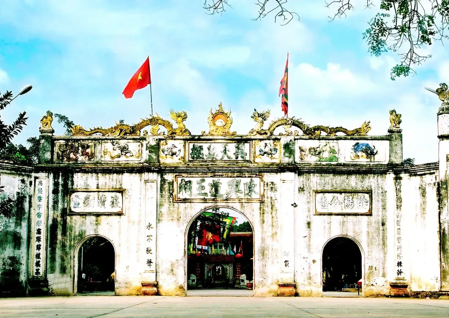 Đền Kiếp Bạc (khu Di Tích Côn Sơn - Kiếp Bạc)