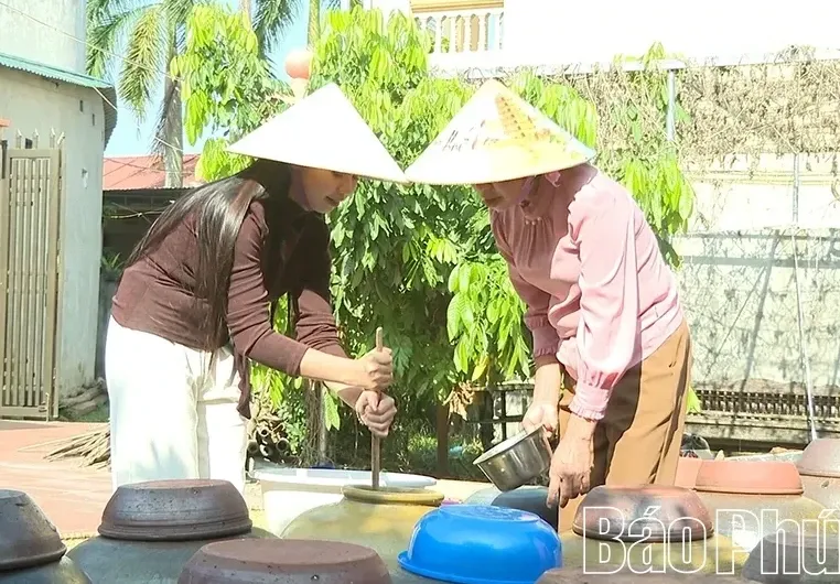 Nghề truyền thống làm tương thôn Quang Trung